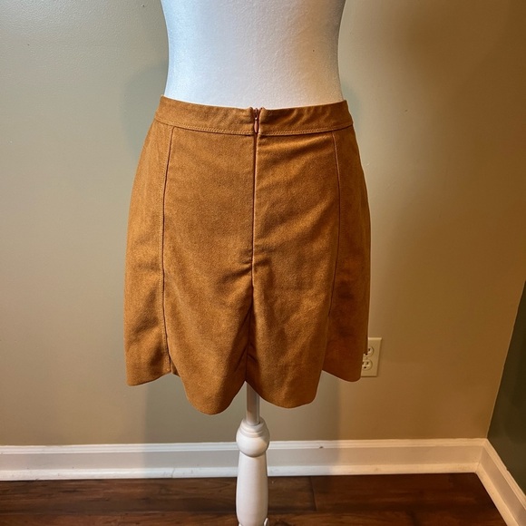 Altard State Faux Suede Women's Size M Scalloped Hem  Mini Skirt - Picture 3 of 6